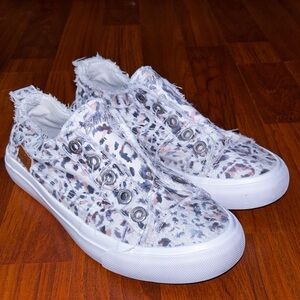 Blowfish Malibu Play Rainforest Leopard Slip On Women’s Sneakers Size 6.5